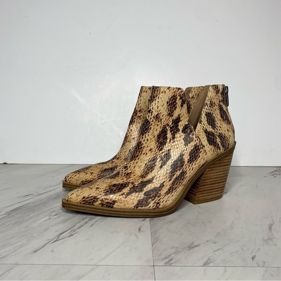 New! Vince Camuto Gigietta Print Bootie 9.5 - Picture 13 of 13
